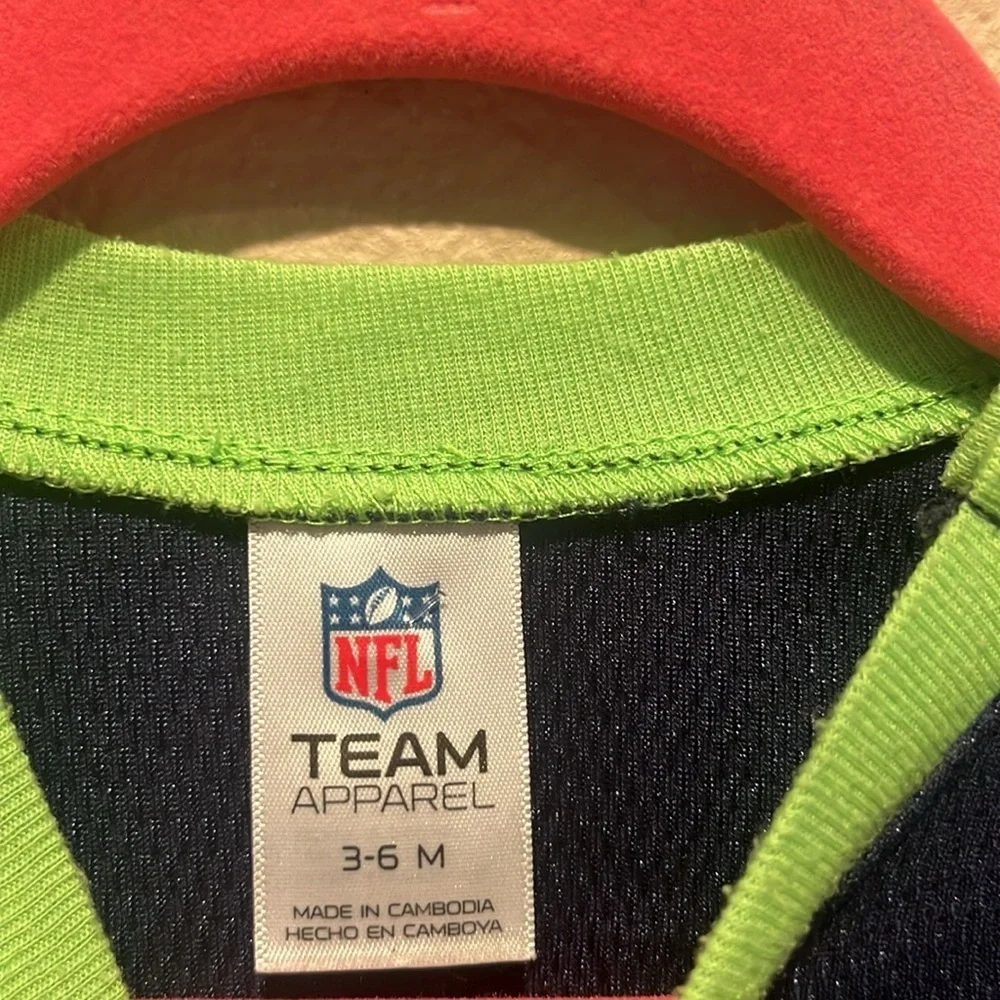 Seattle Seahawks Baby 12th Man Jersey Style Romper Size 3-6 Months